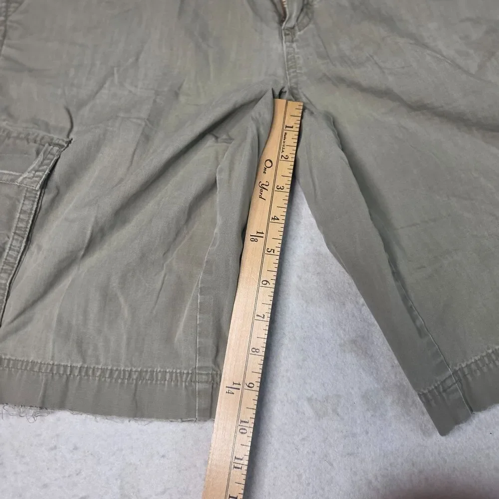 Patagonia Organic Cotton Cargo Shorts Men's Size 33 Khaki Hiking Utility